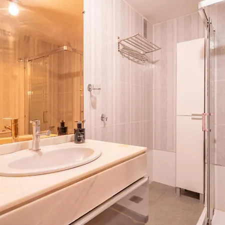 Beautiful In With Kitchen Apartment Malaga
